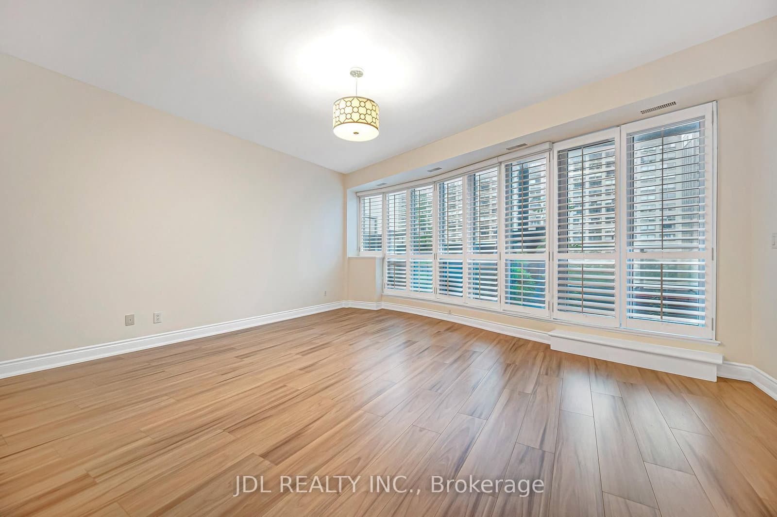 761 Bay Street, Unit TH07 thumbnail 34