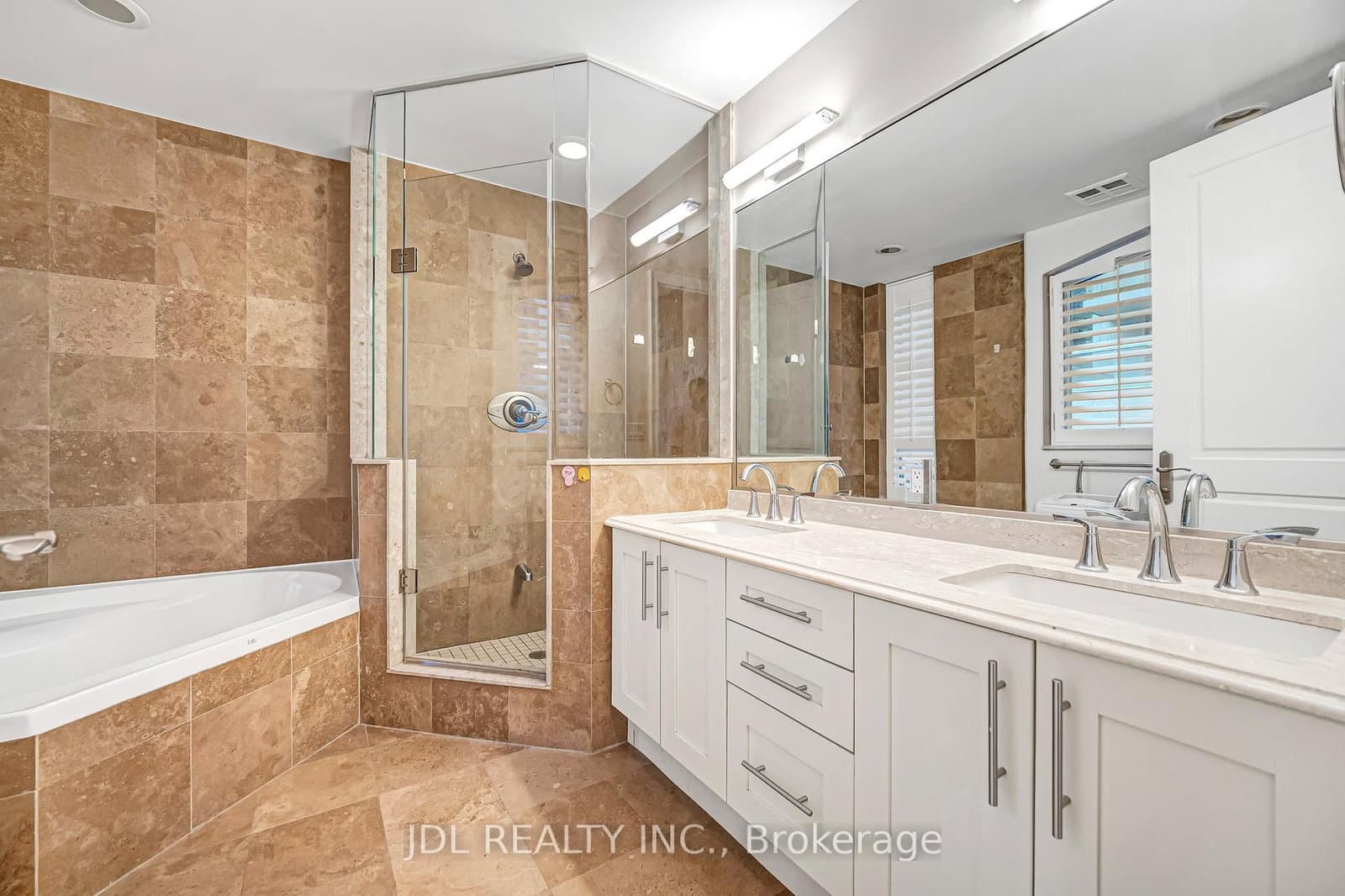 761 Bay Street, Unit TH07 thumbnail 36