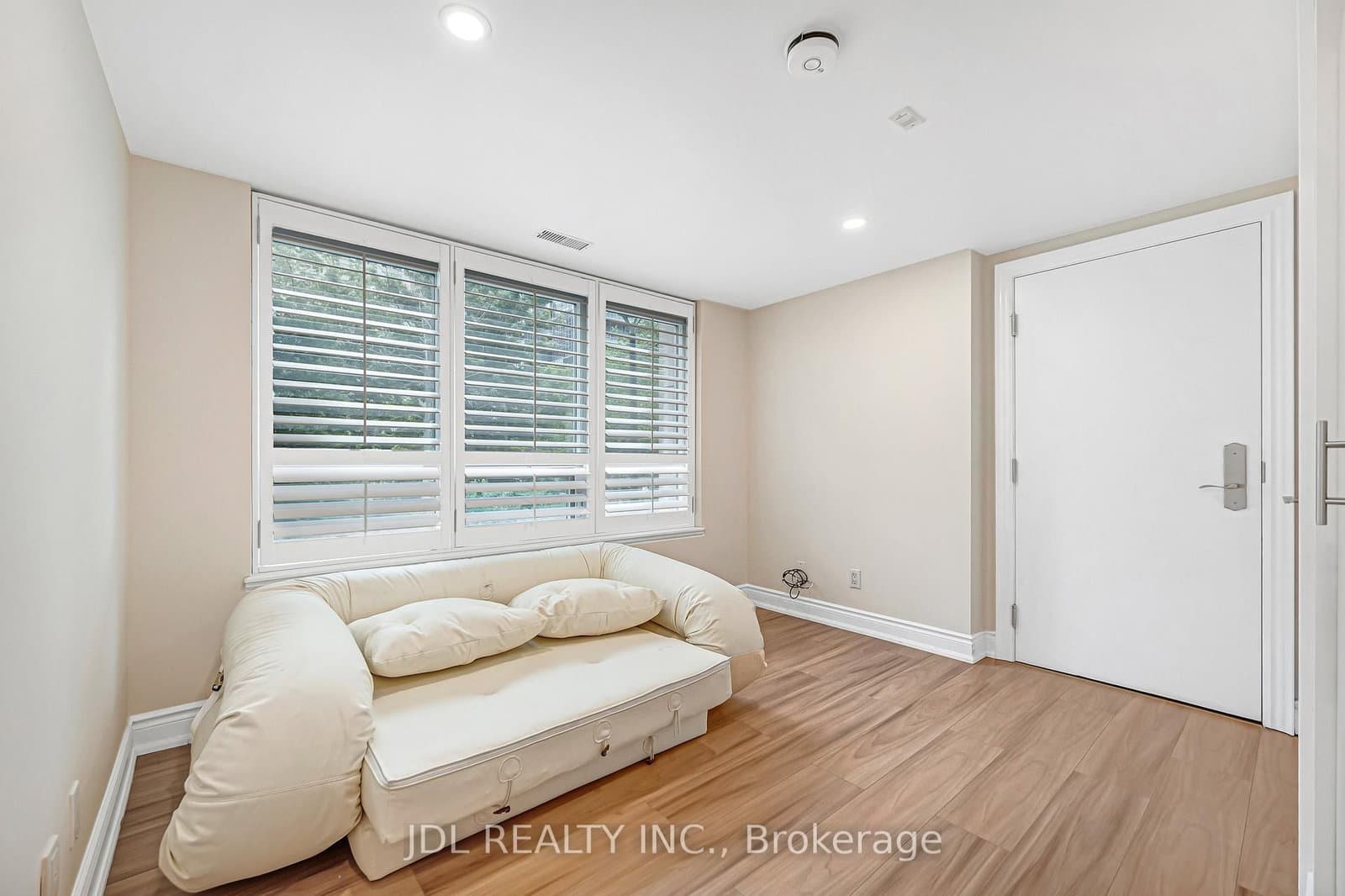 761 Bay Street, Unit TH07 thumbnail 4