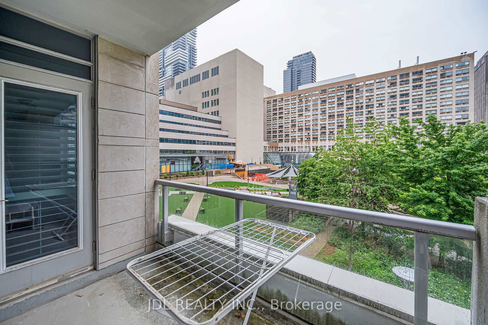 761 Bay Street, Unit TH07 thumbnail 40