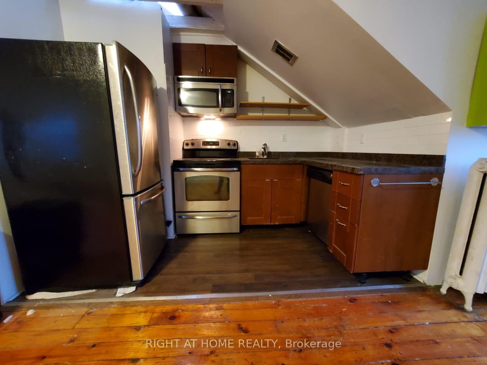 178 Spadina Road, Unit 5 - Image 1