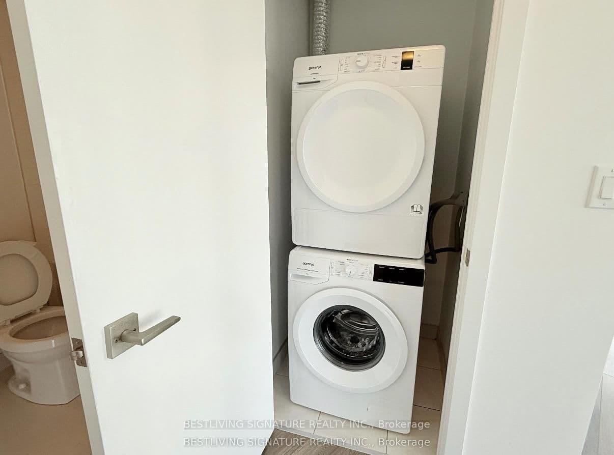 159 Wellesley Street E, Unit 903 thumbnail 6
