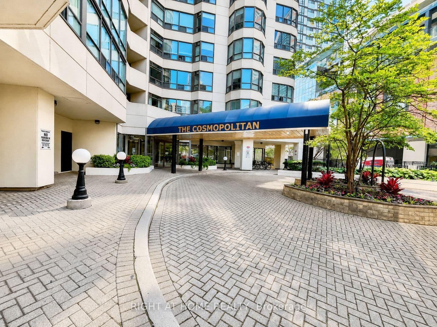 25 Maitland Street W, Unit 1001 thumbnail 3