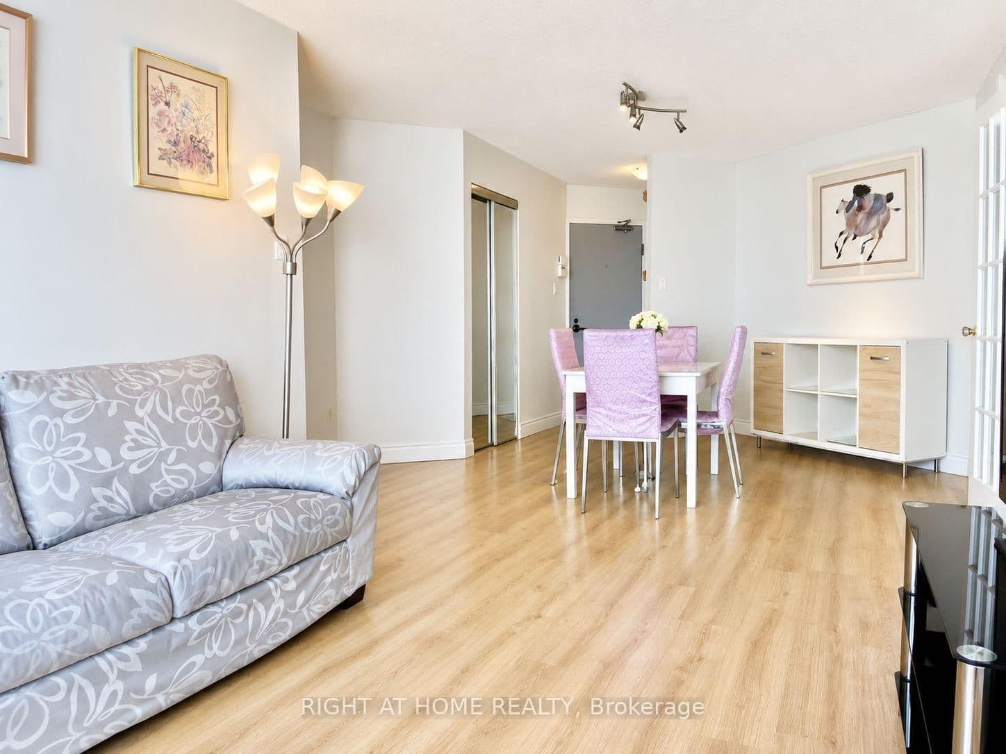 25 Maitland Street W, Unit 1001 thumbnail 4