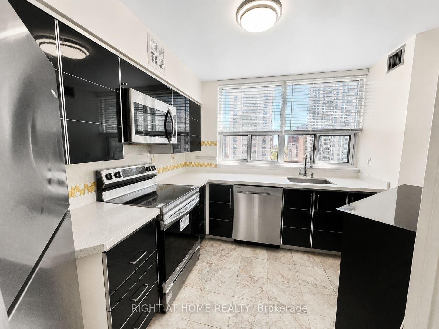 25 Maitland Street W, Unit 1001 thumbnail 7