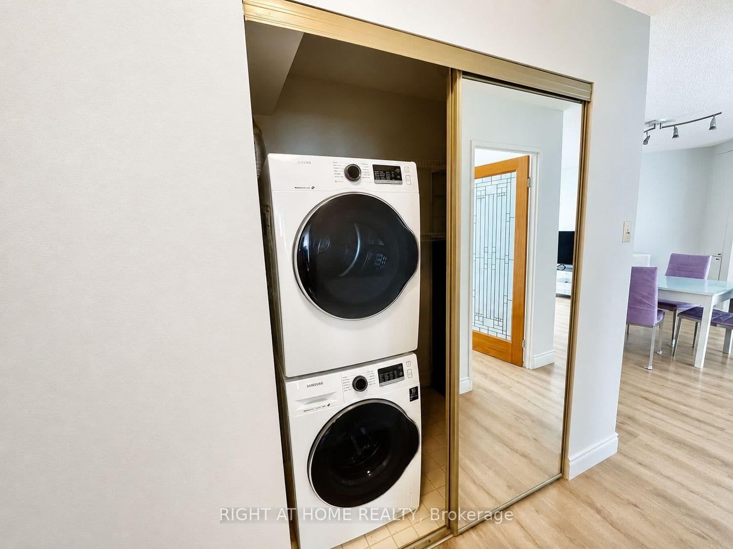 25 Maitland Street W, Unit 1001 thumbnail 9