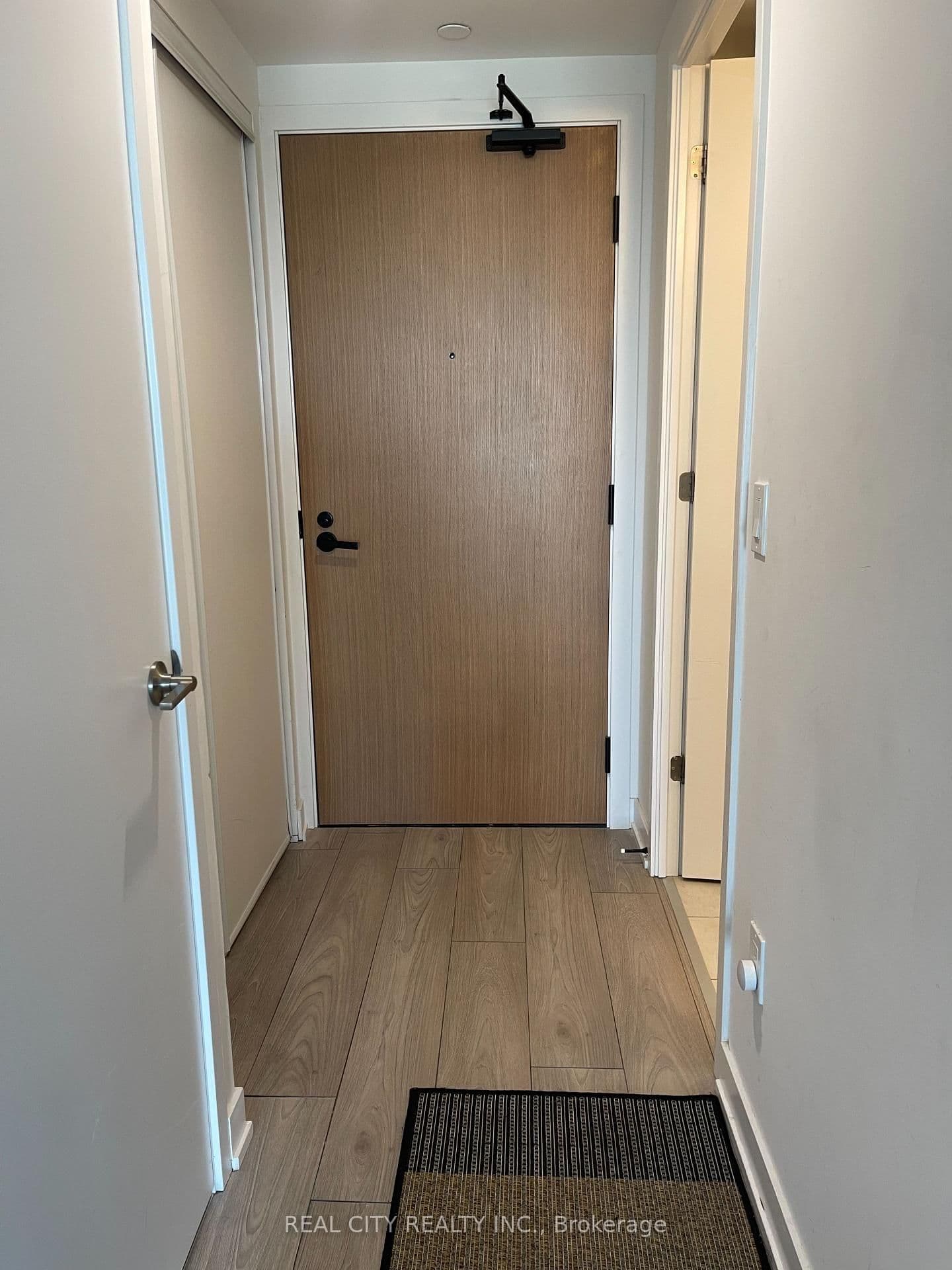 8 Tippett Road, Unit 808 thumbnail 11