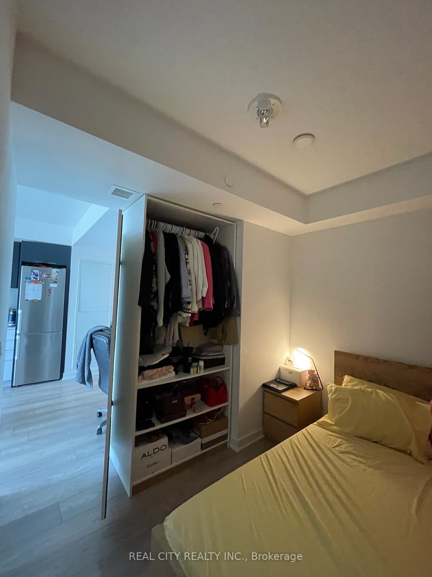 8 Tippett Road, Unit 808 thumbnail 4