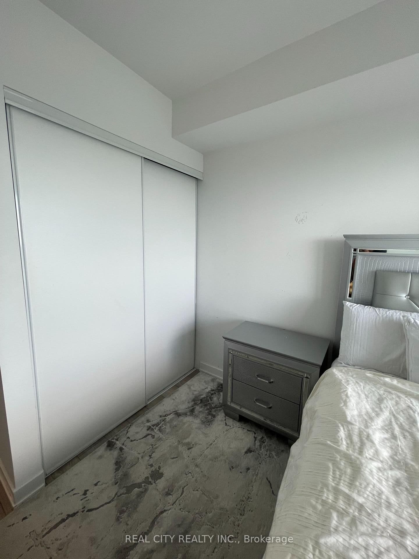 8 Tippett Road, Unit 808 thumbnail 8