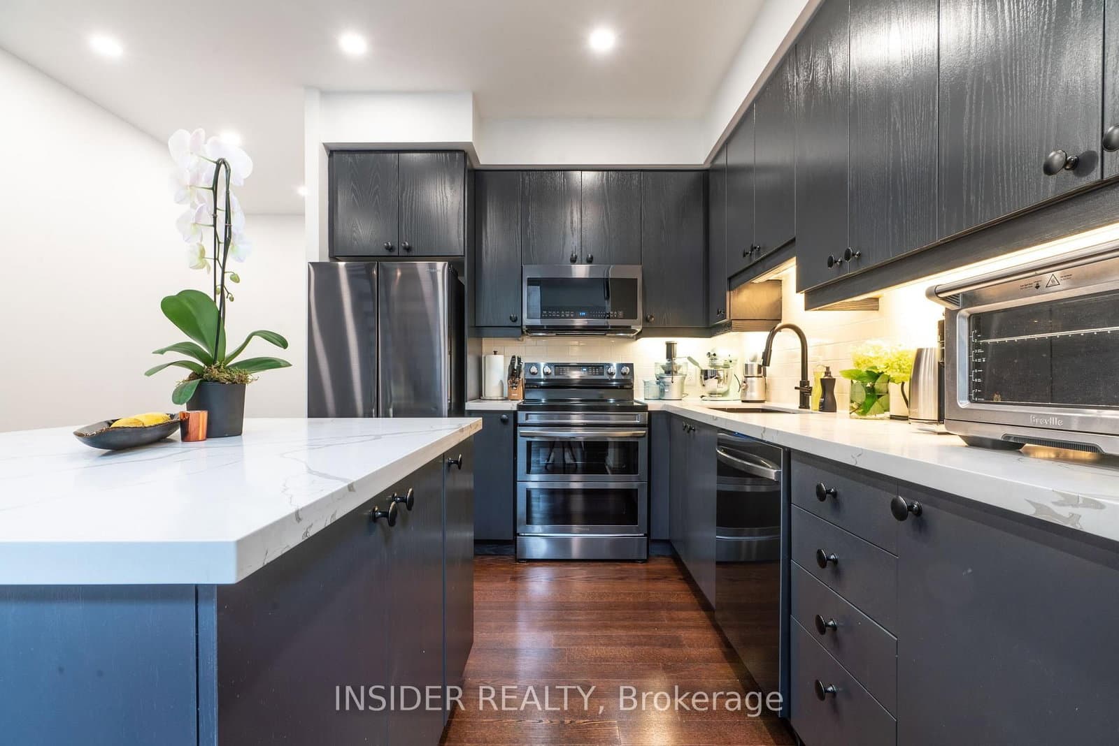 1 Scott Street, Unit 203 thumbnail 3
