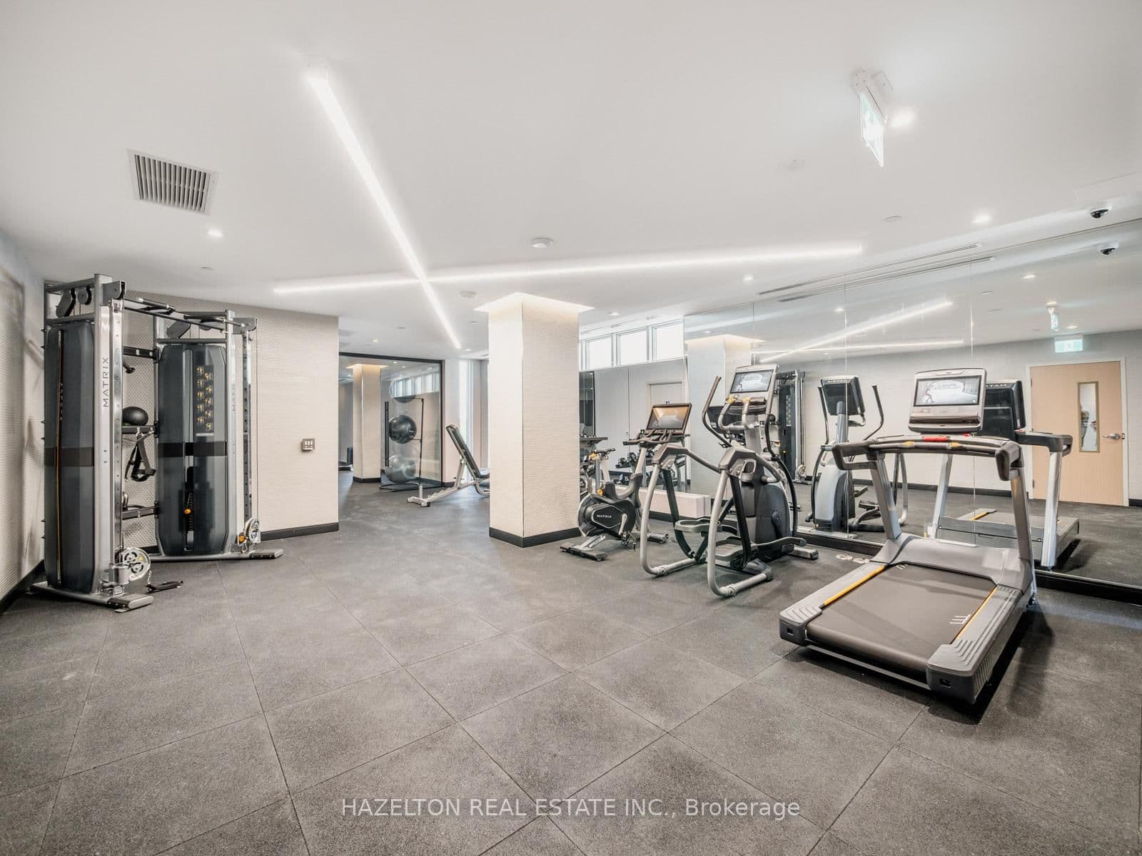 8 Manor Road W, Unit 711 thumbnail 20