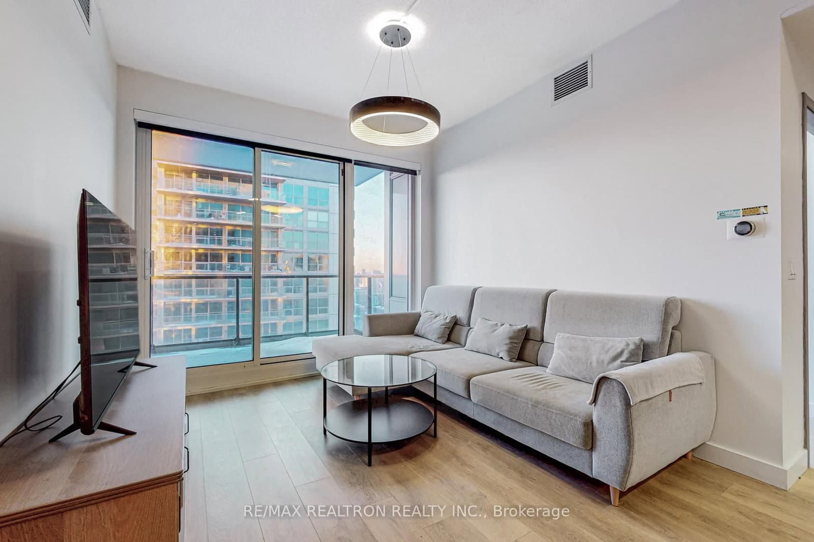 85 Mcmahon Drive, Unit 3106 thumbnail 17