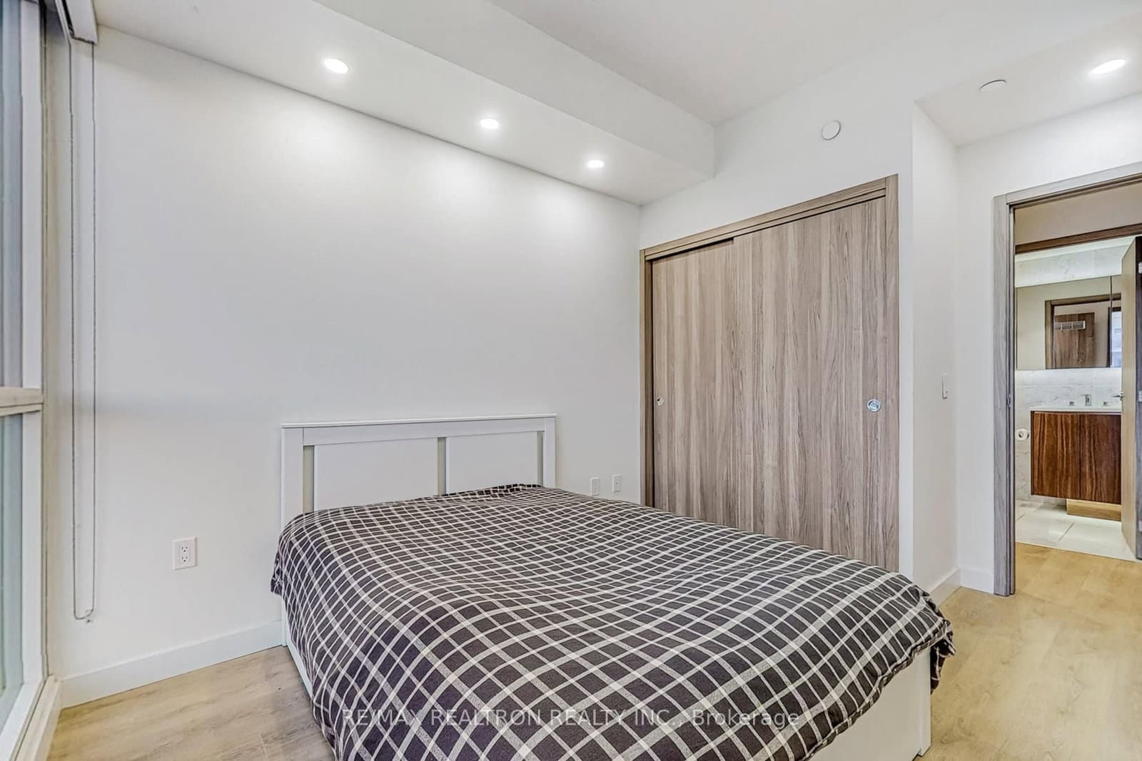85 Mcmahon Drive, Unit 3106 thumbnail 19