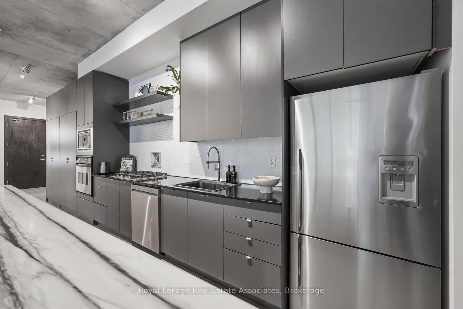 19 Brant Street, Unit 204 thumbnail 12