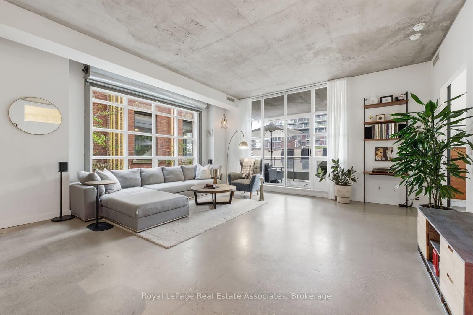 19 Brant Street, Unit 204 thumbnail 13