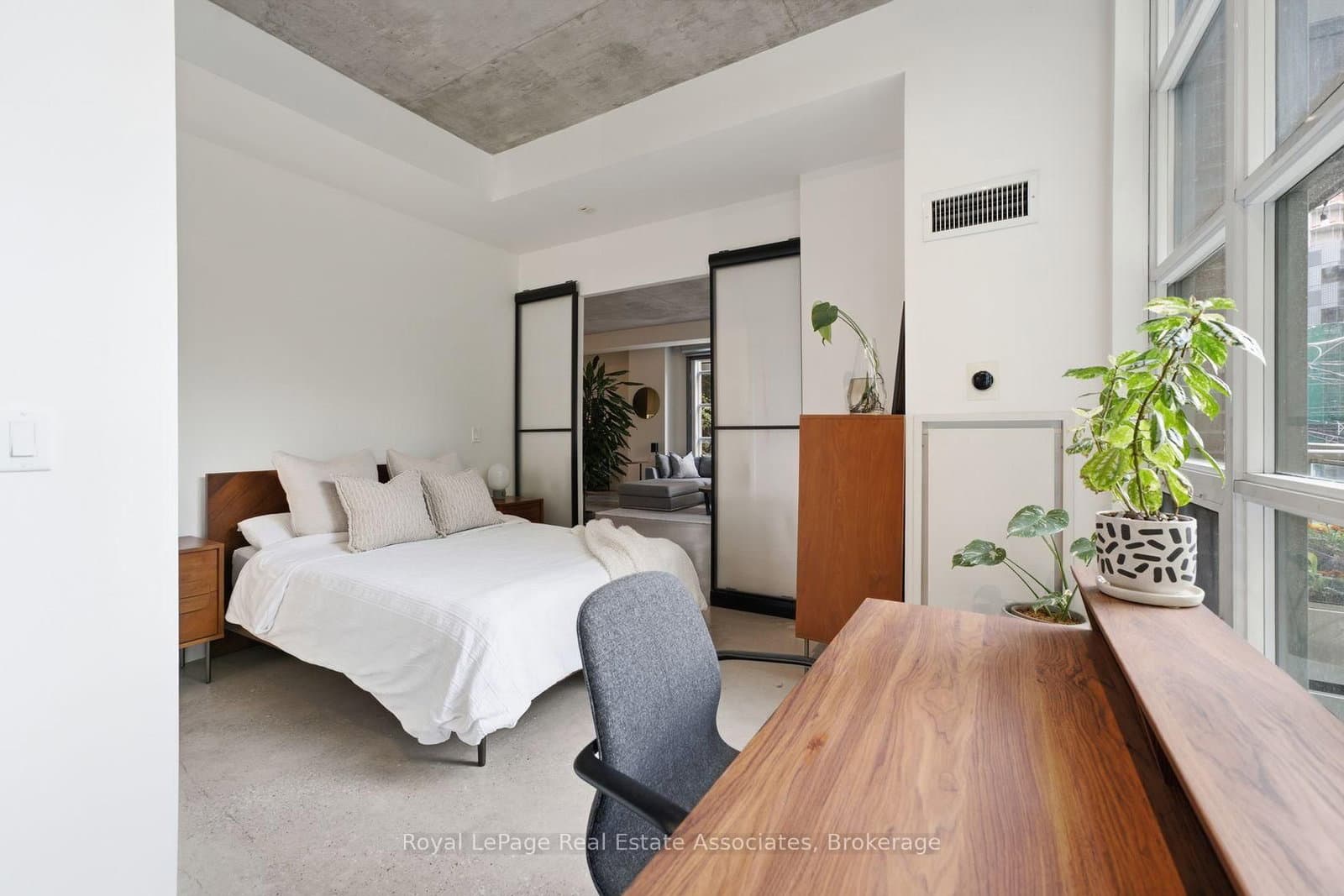 19 Brant Street, Unit 204 thumbnail 16