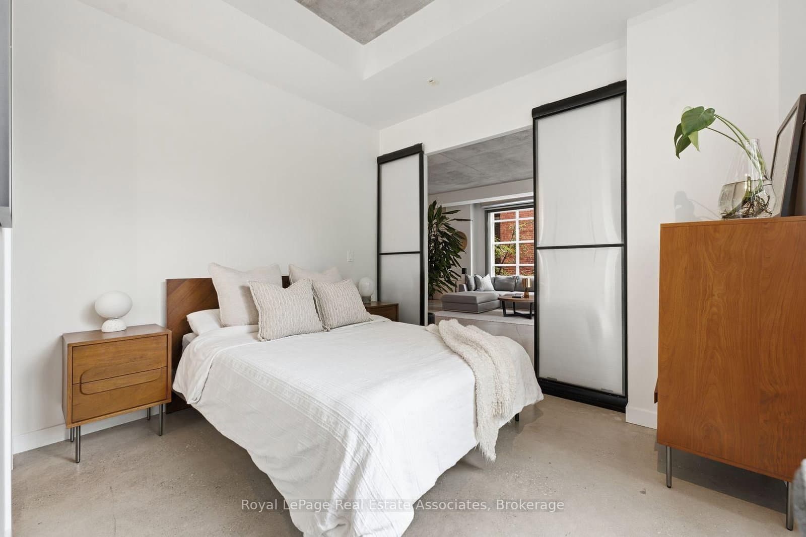 19 Brant Street, Unit 204 thumbnail 17