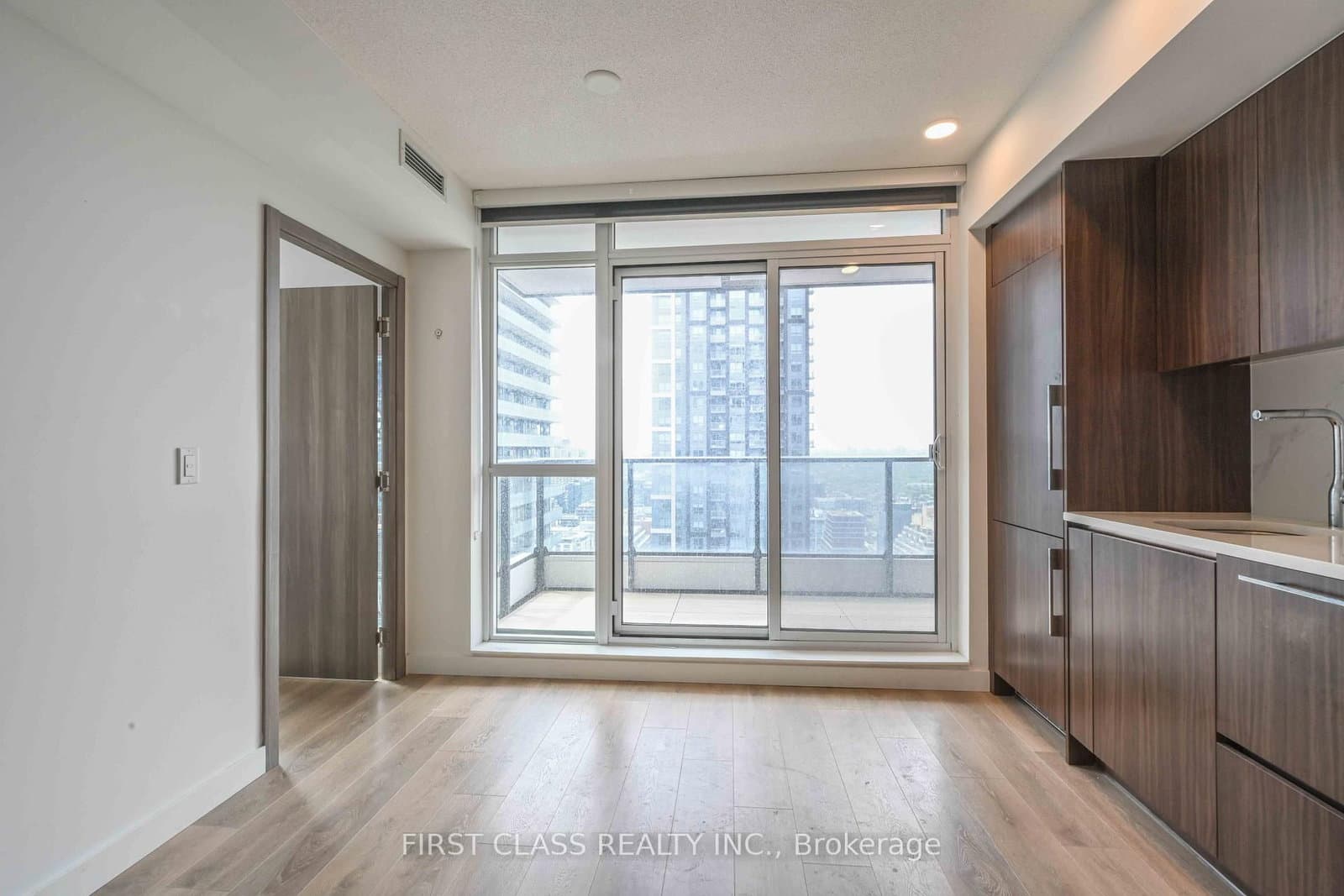 38 Widmer Street, Unit 3907 thumbnail 2