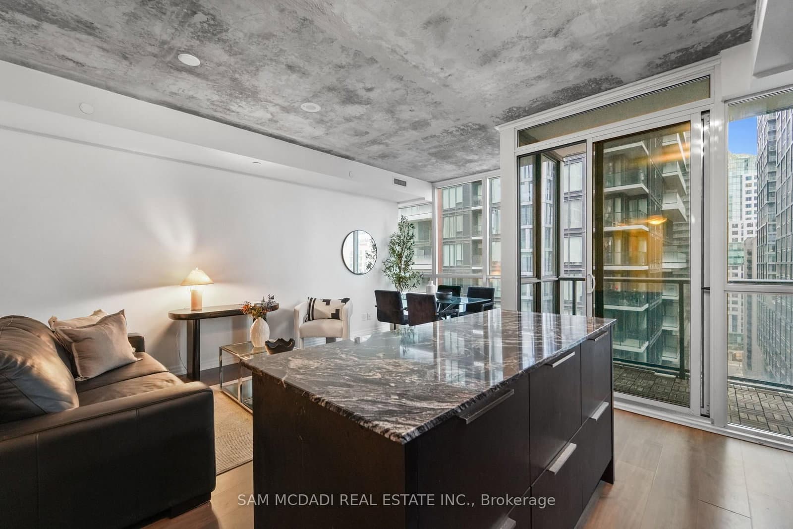 88 Blue Jays Way, Unit 1603 thumbnail 10