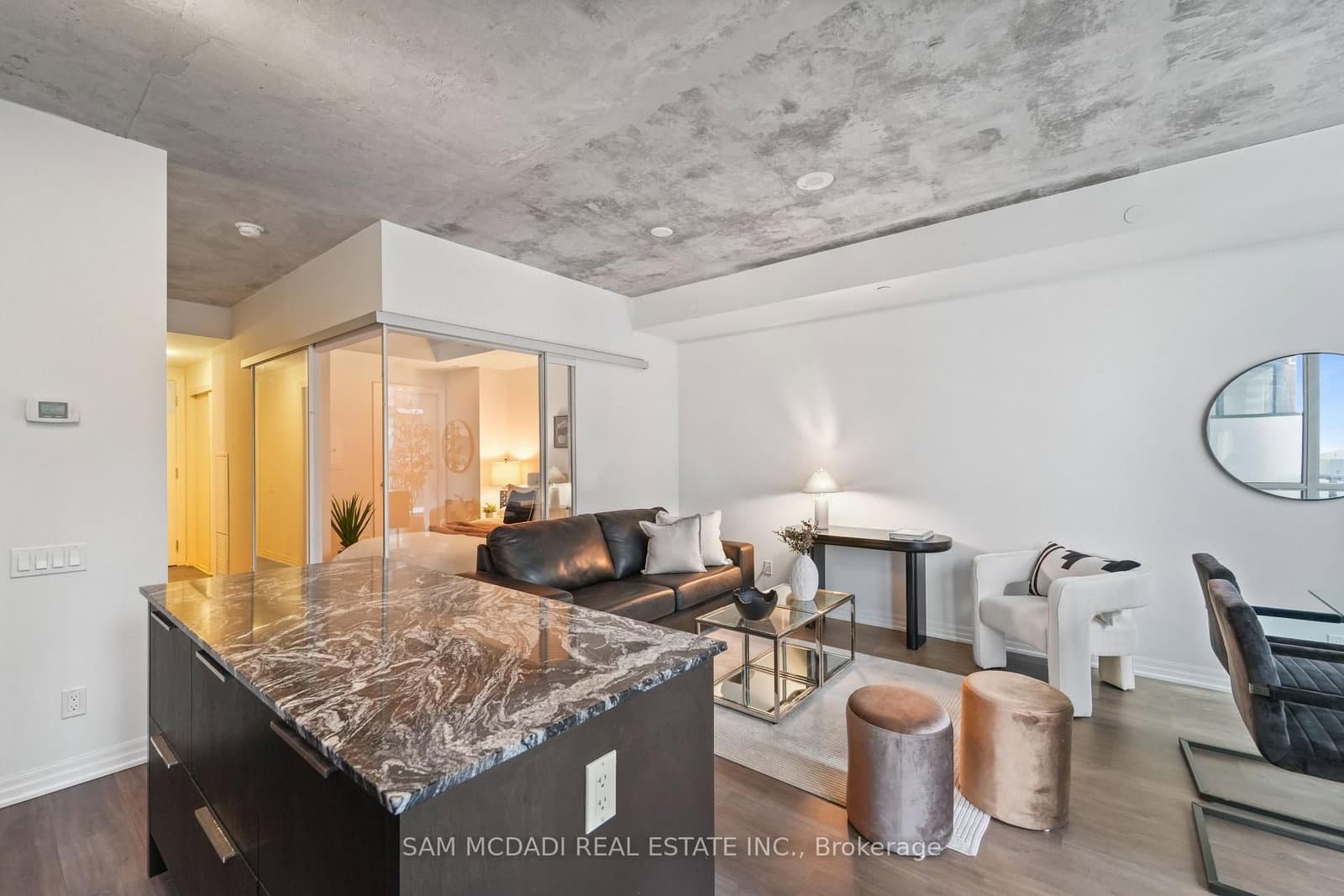 88 Blue Jays Way, Unit 1603 thumbnail 11