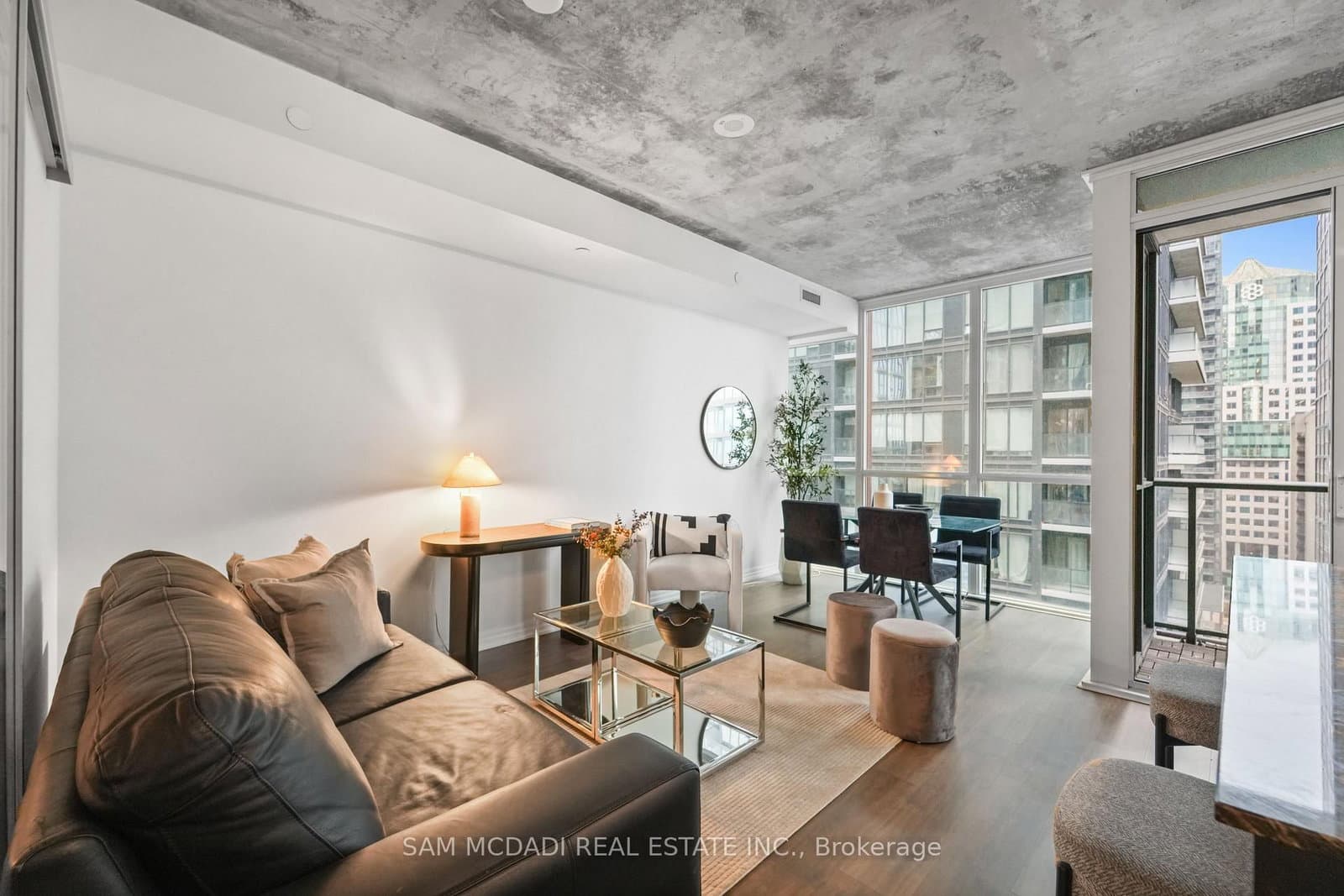 88 Blue Jays Way, Unit 1603 thumbnail 14