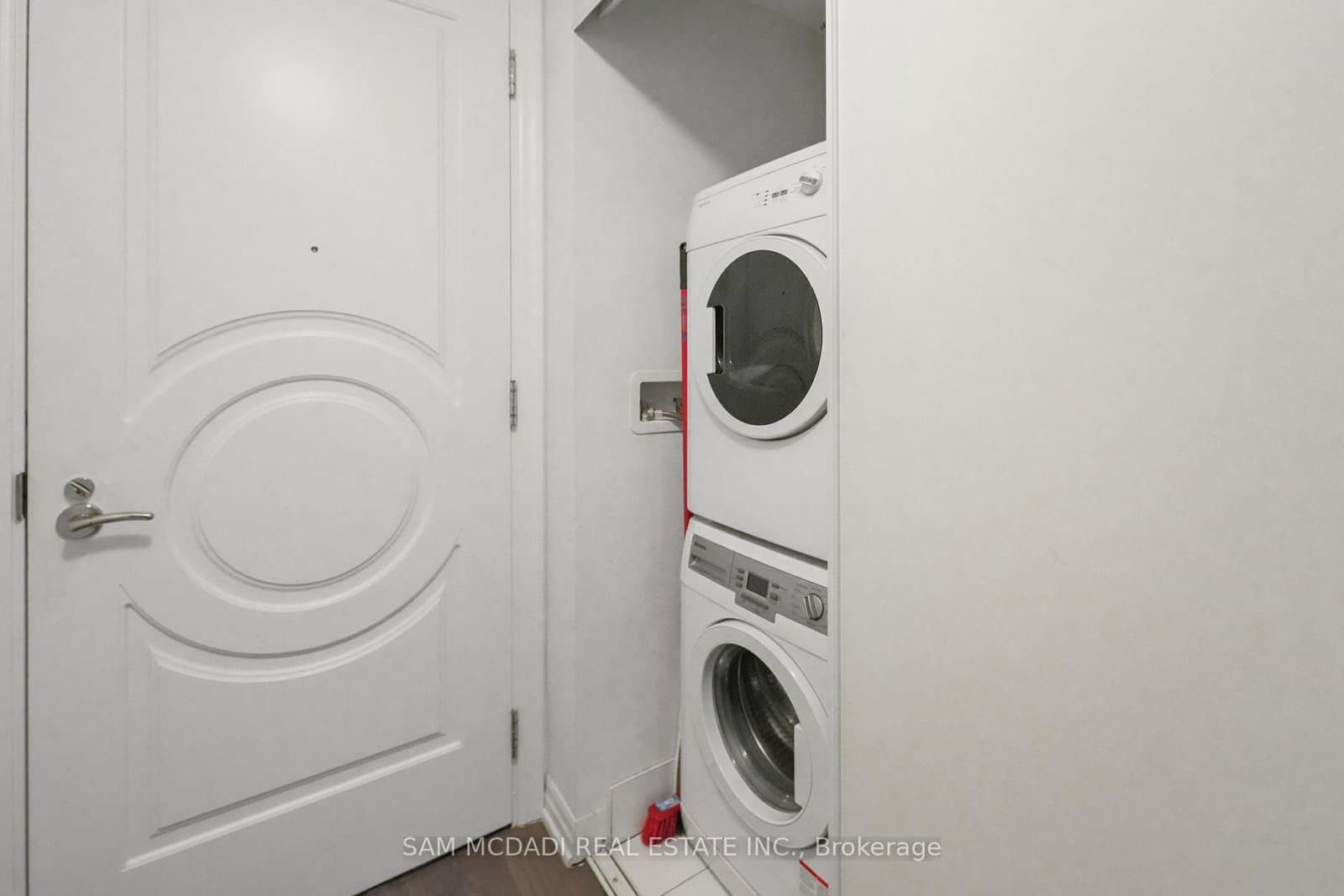 88 Blue Jays Way, Unit 1603 thumbnail 24