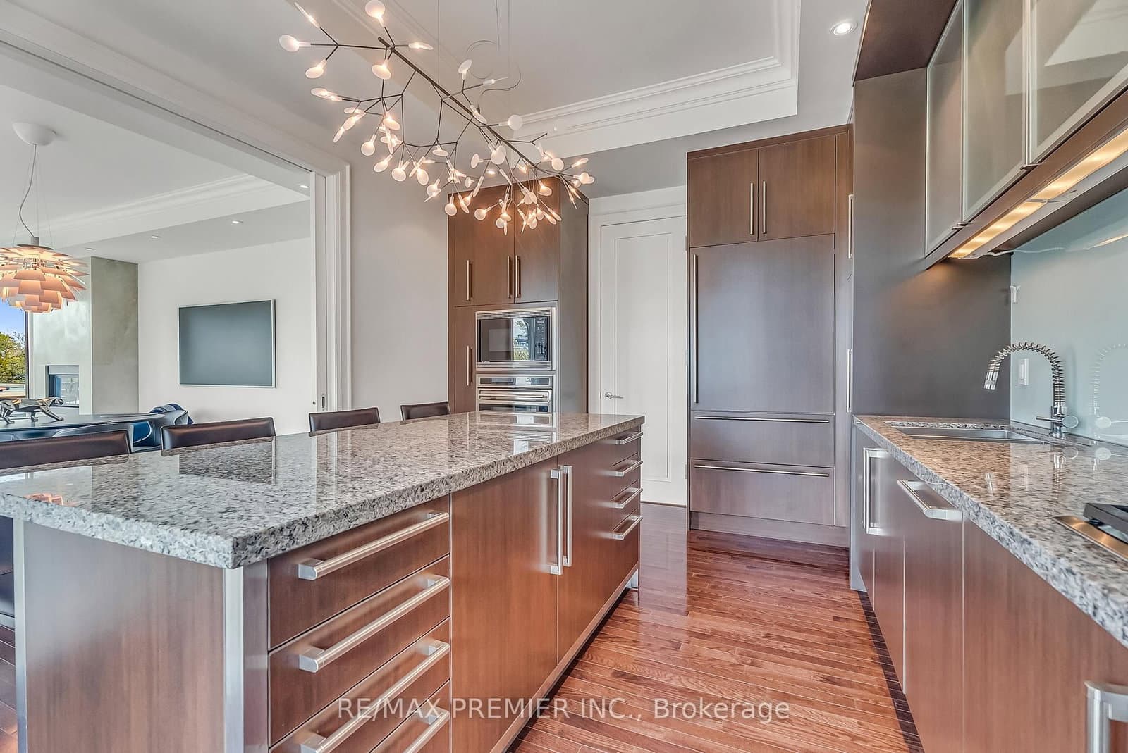 80 Yorkville Avenue, Unit 502 thumbnail 22