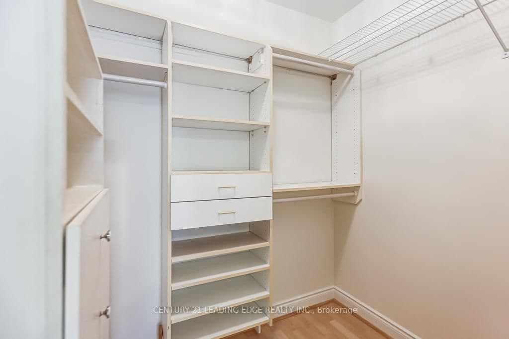 11 William Carson Crescent, Unit 308 thumbnail 19