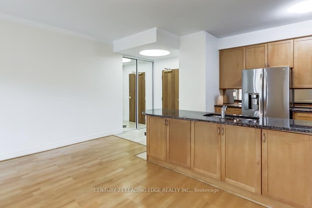 11 William Carson Crescent, Unit 308 thumbnail 8