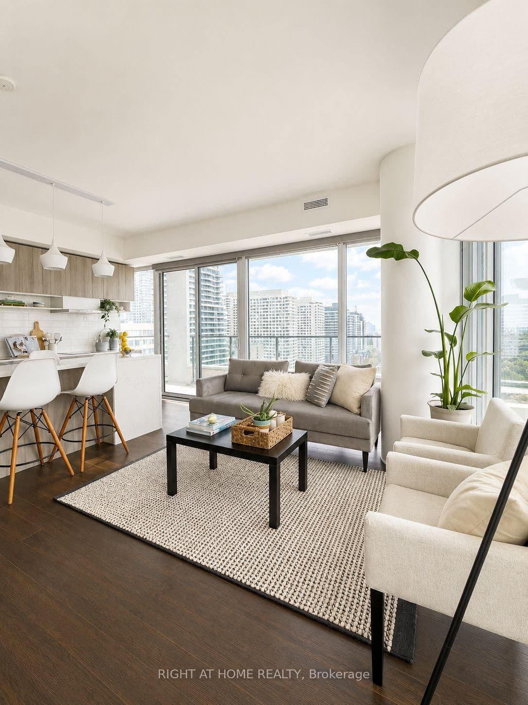 5 Soudan Avenue, Unit 2004 - Image 1