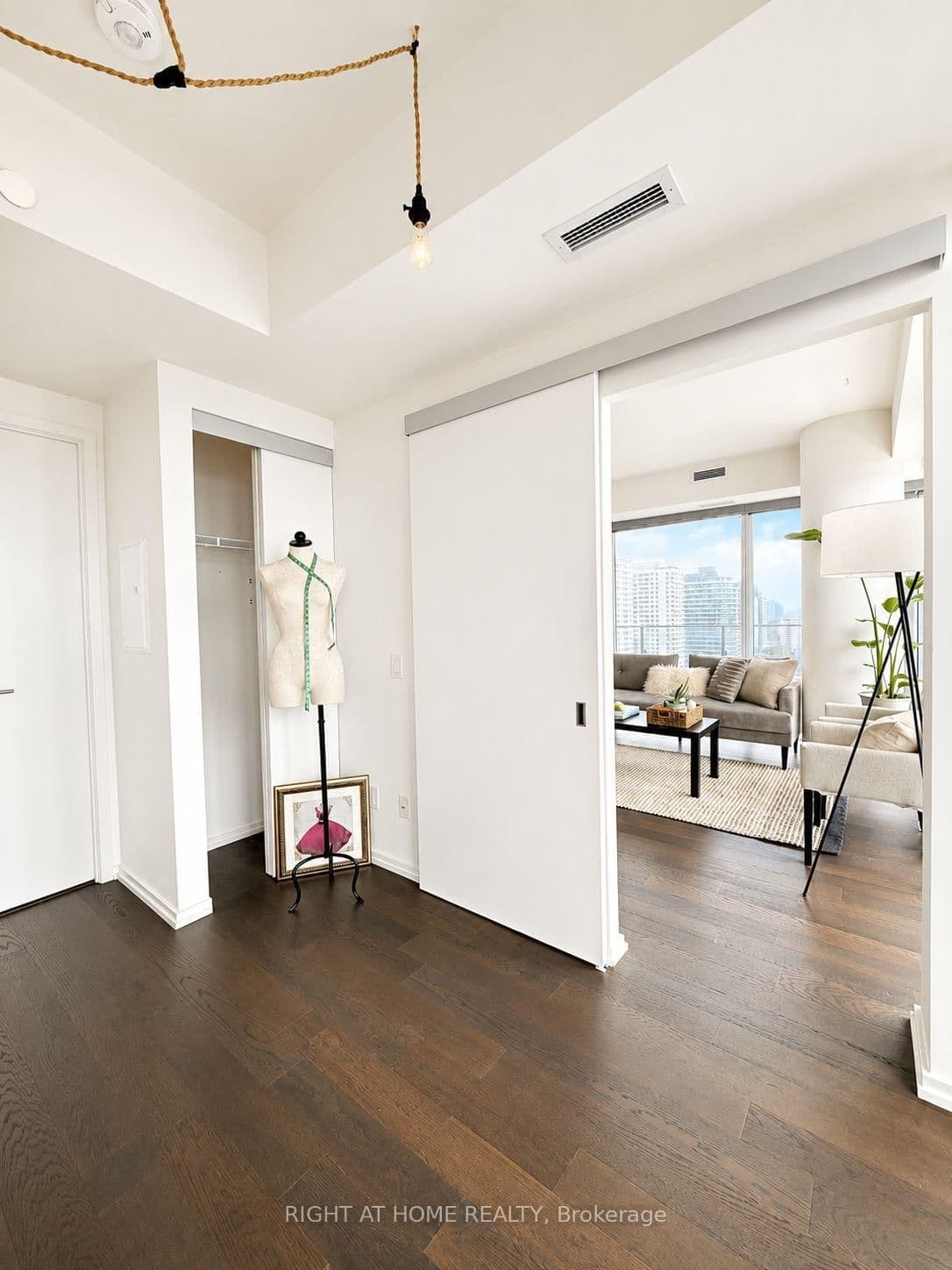 5 Soudan Avenue, Unit 2004 thumbnail 13