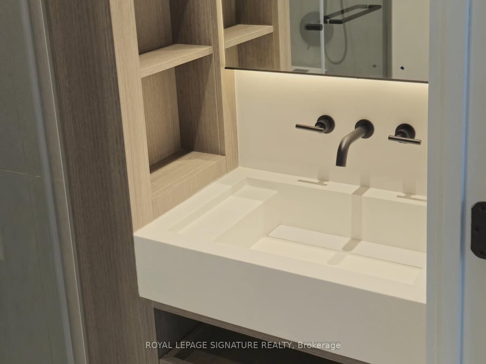 55 Charles Street E, Unit 4002 thumbnail 28