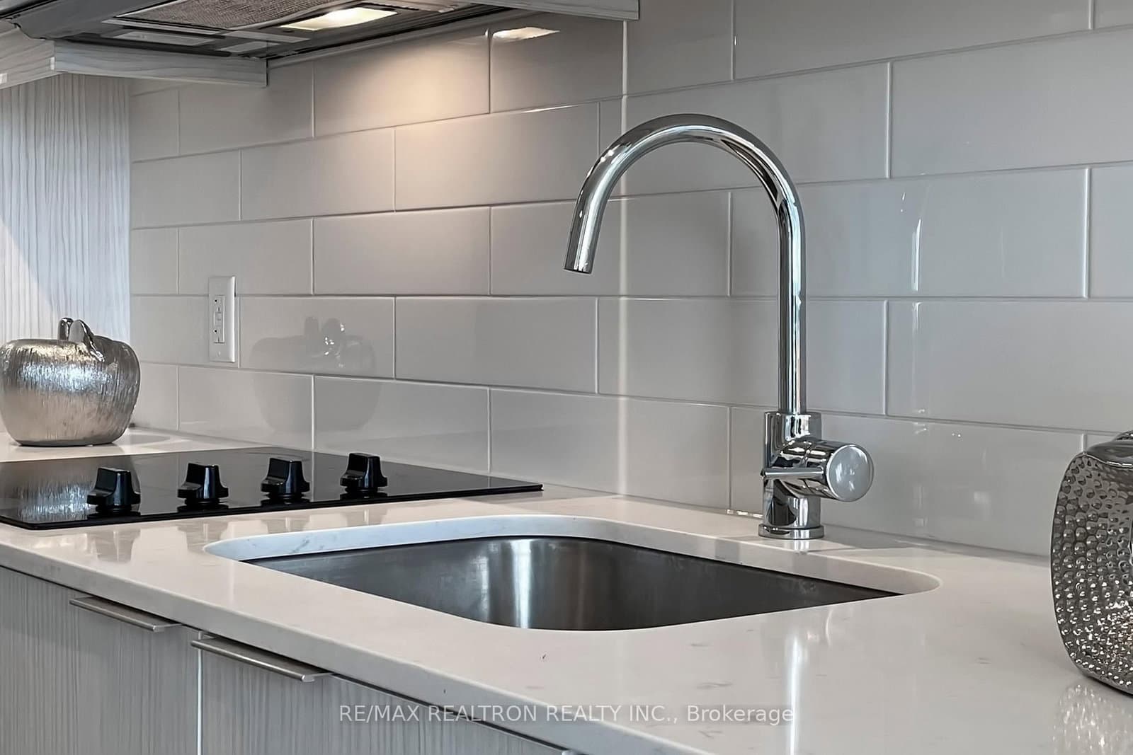 36 Forest Manor Road, Unit 1102 thumbnail 14