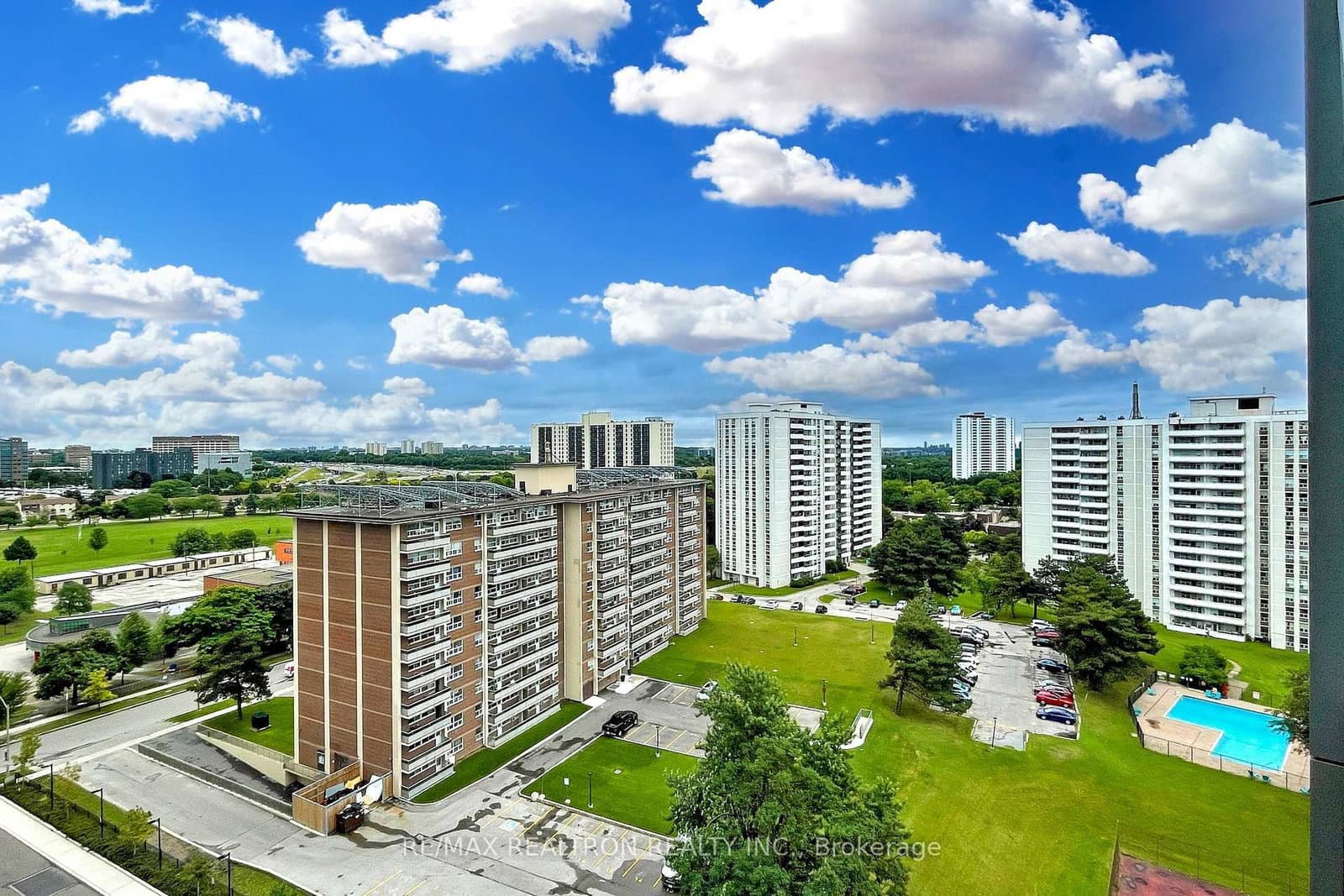 36 Forest Manor Road, Unit 1102 thumbnail 27