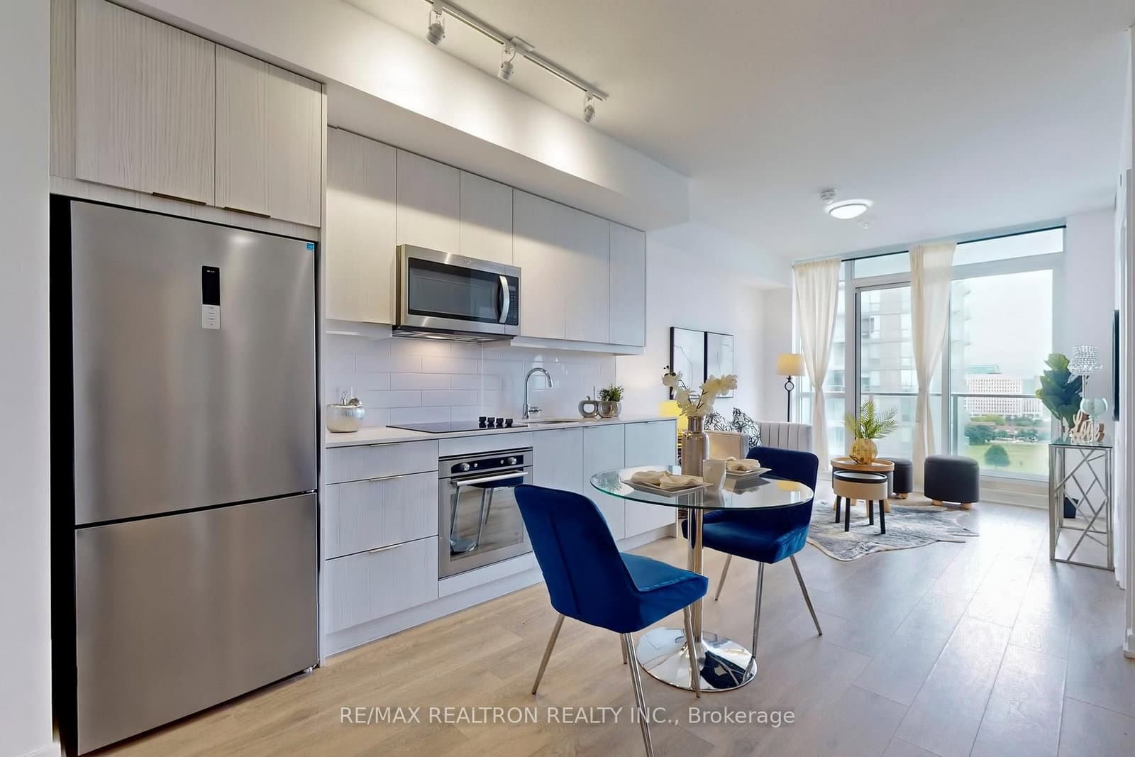 36 Forest Manor Road, Unit 1102 thumbnail 4