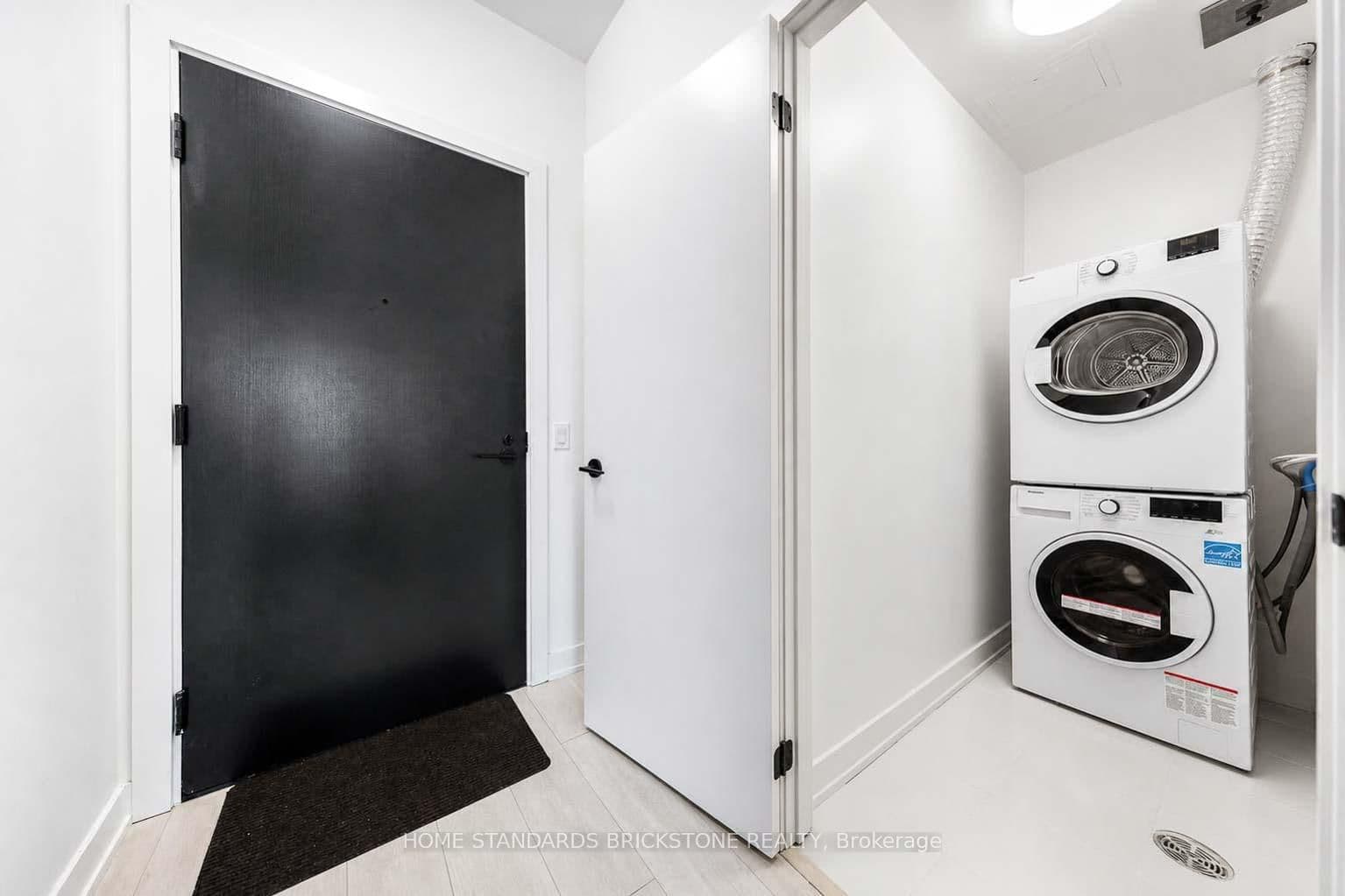 117 Broadway Avenue, Unit 1705 thumbnail 2