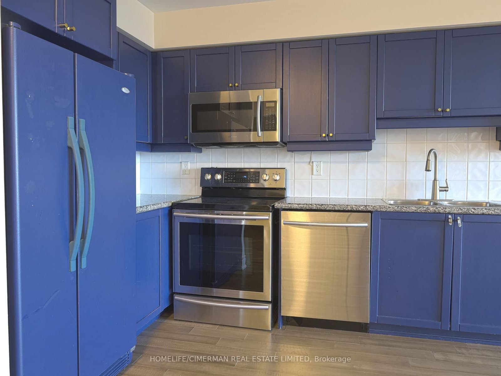 80 Harrison Garden Boulevard, Unit 1819 thumbnail 3