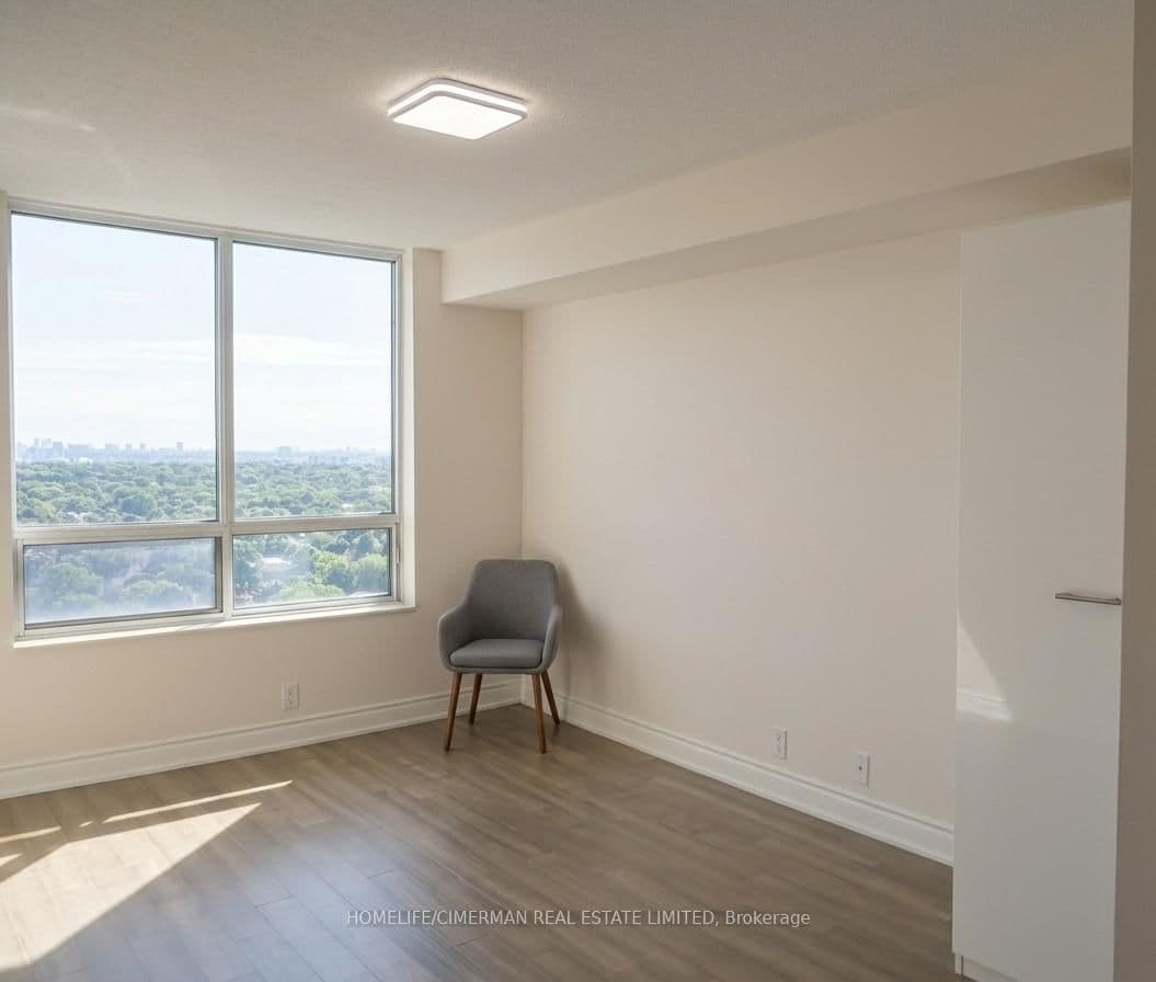 80 Harrison Garden Boulevard, Unit 1819 thumbnail 6