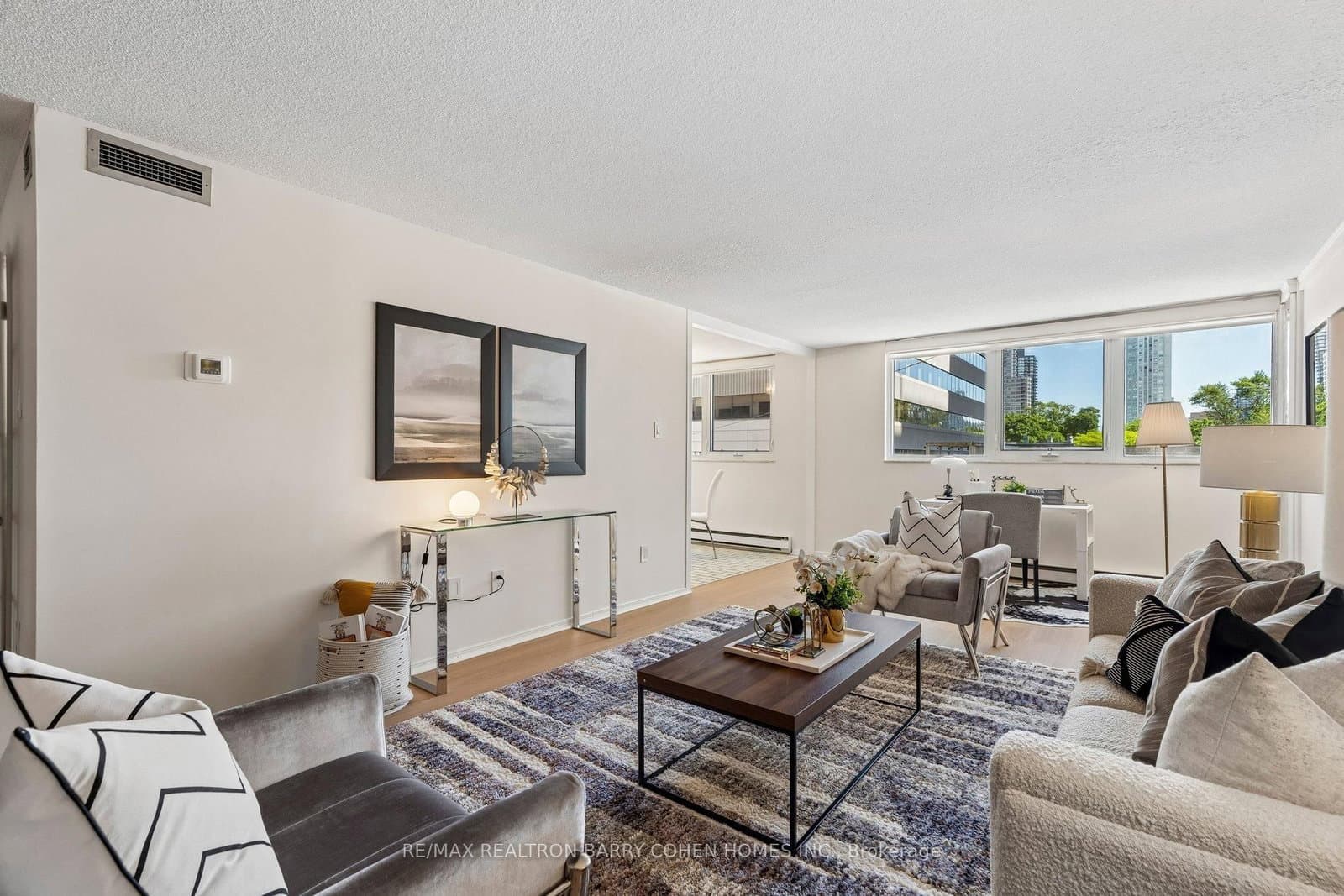 360 Bloor Street E, Unit 301 thumbnail 12