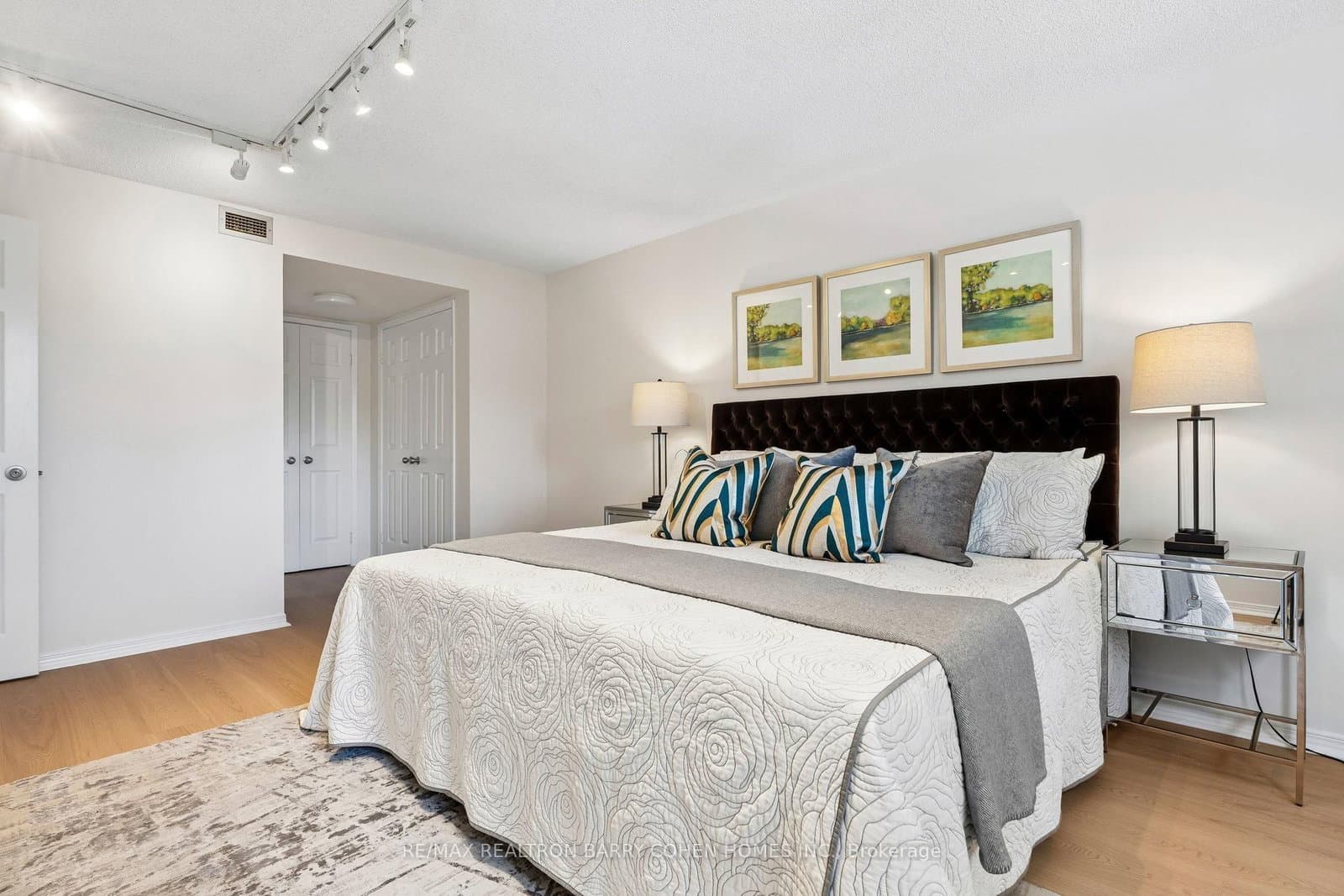 360 Bloor Street E, Unit 301 thumbnail 26