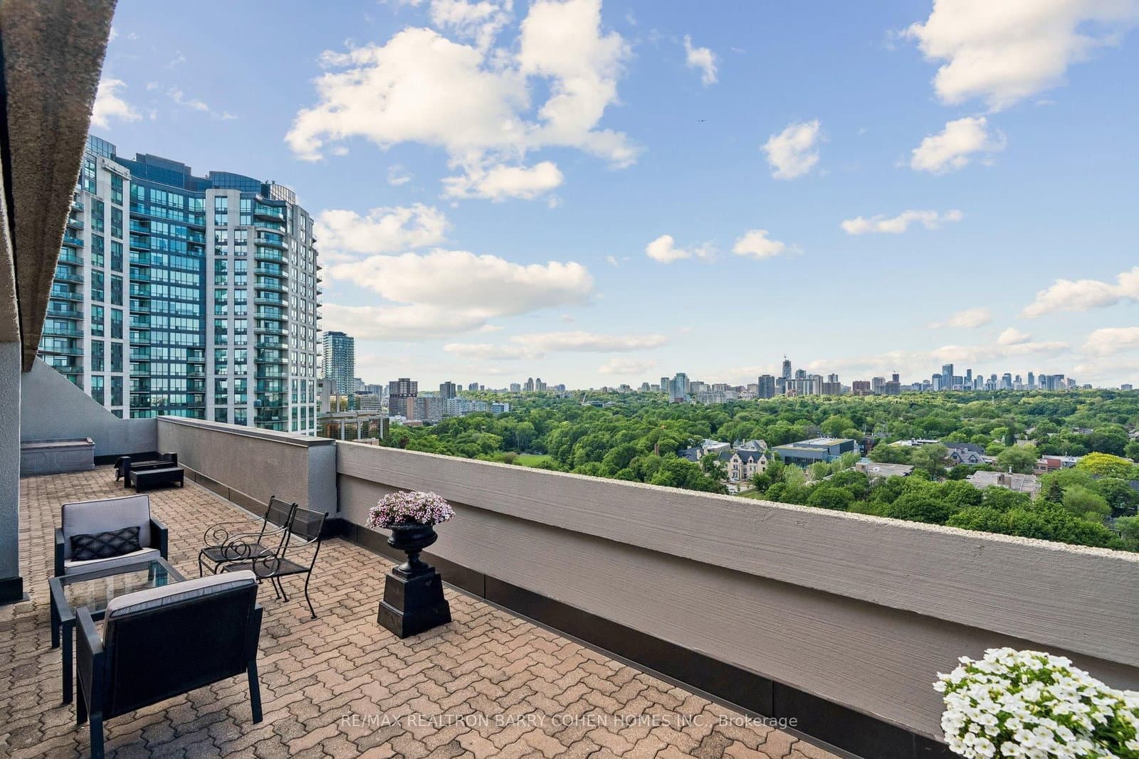 360 Bloor Street E, Unit 301 thumbnail 35
