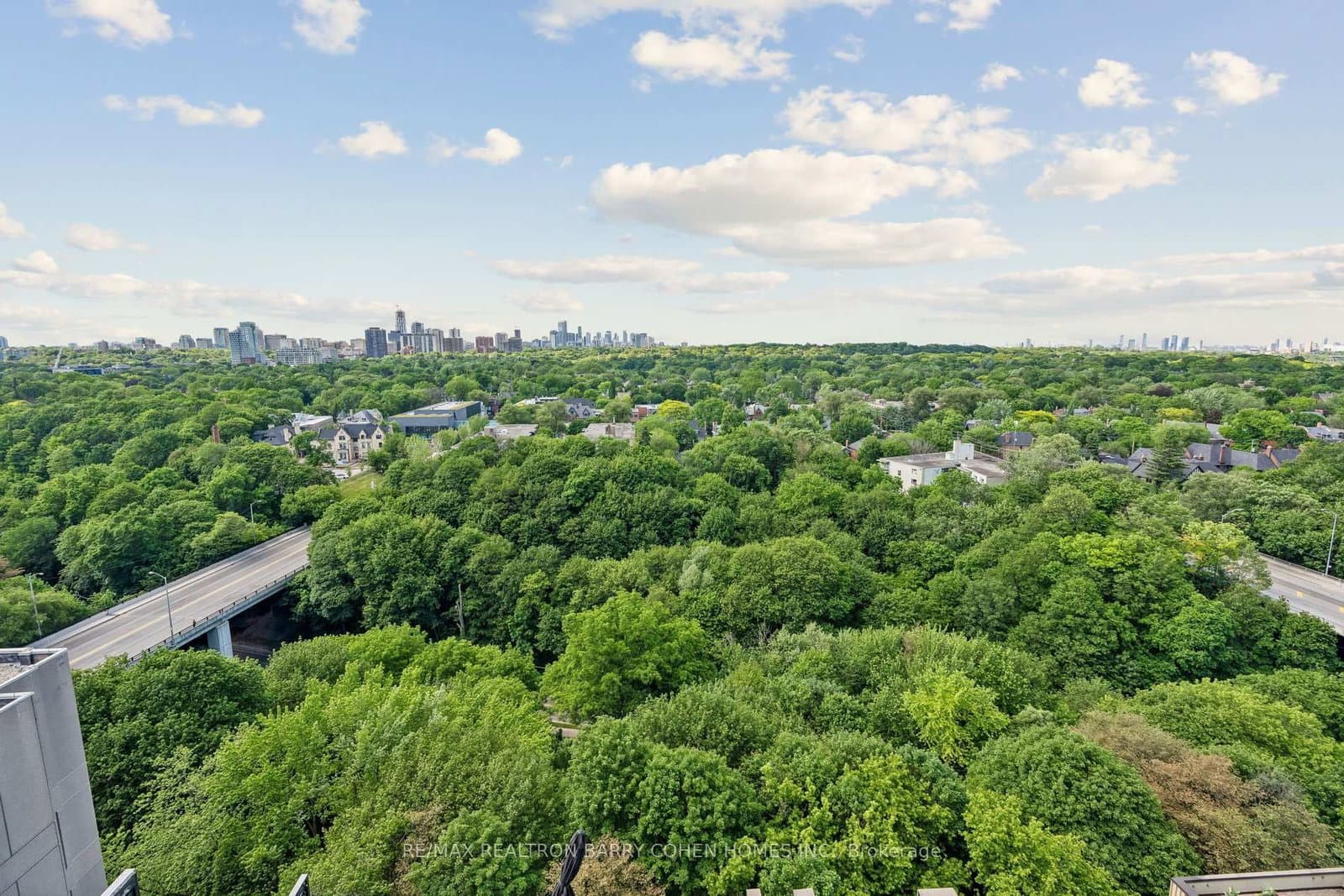 360 Bloor Street E, Unit 301 thumbnail 37
