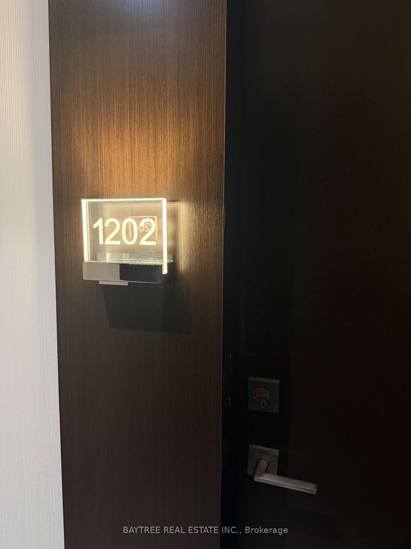 2221 Yonge Street, Unit 1202