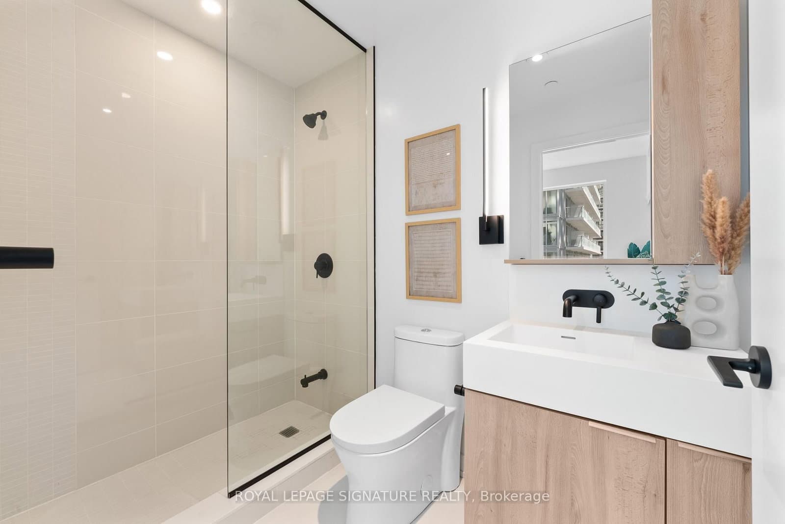 117 Broadway Avenue, Unit 2502 thumbnail 13