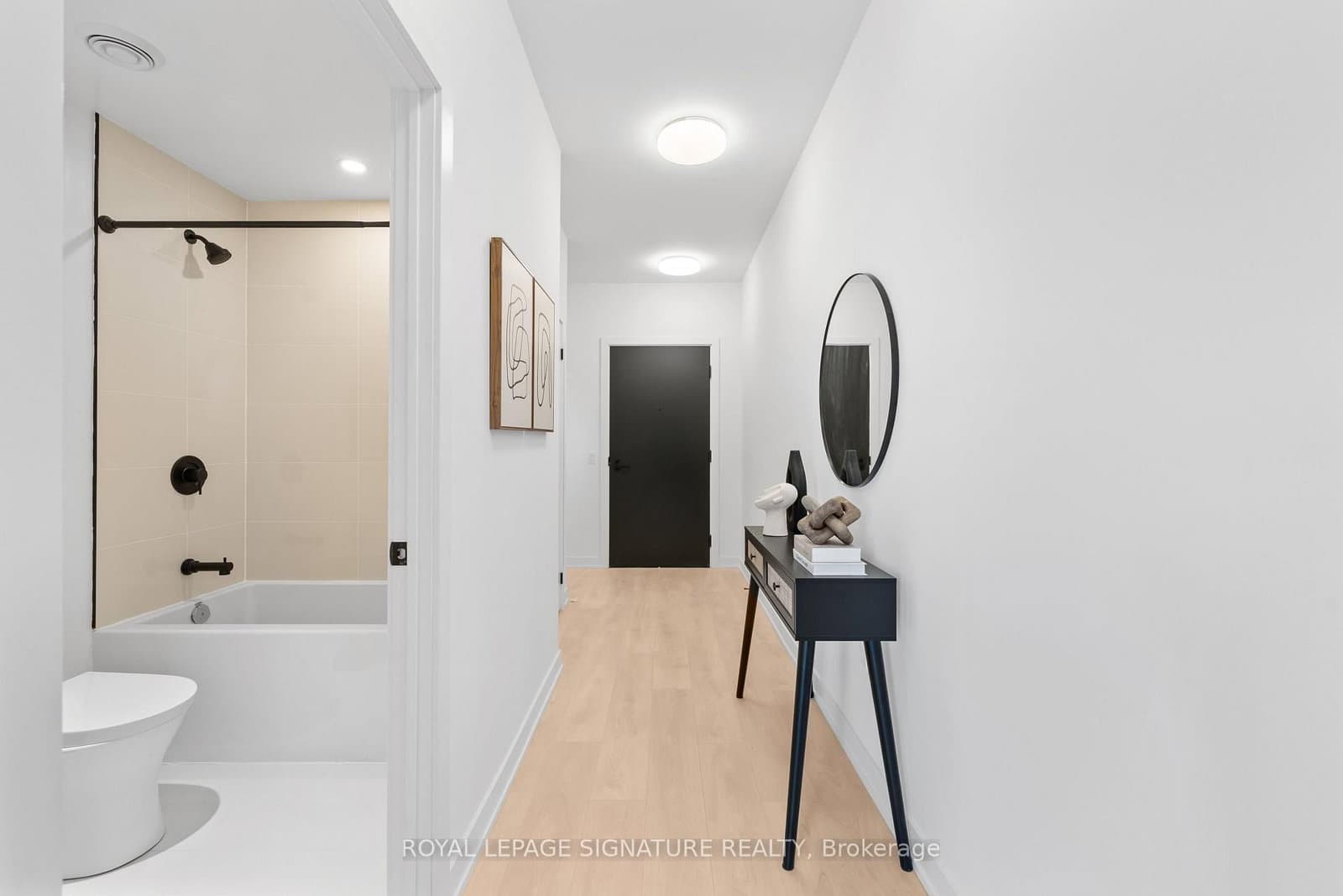 117 Broadway Avenue, Unit 2502 thumbnail 3