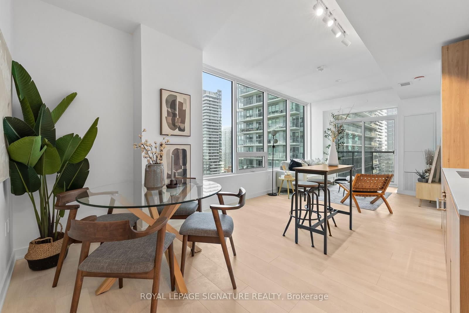 117 Broadway Avenue, Unit 3102 thumbnail 10