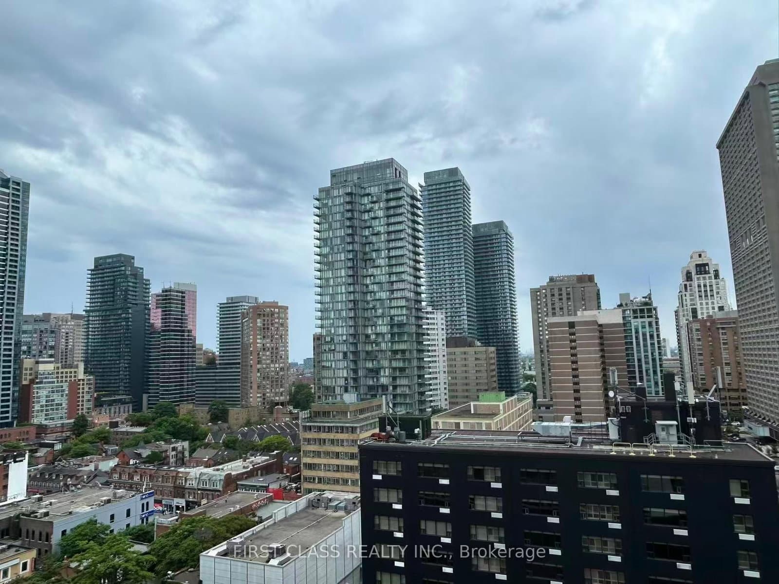 33 Charles Street E, Unit 1409 thumbnail 16