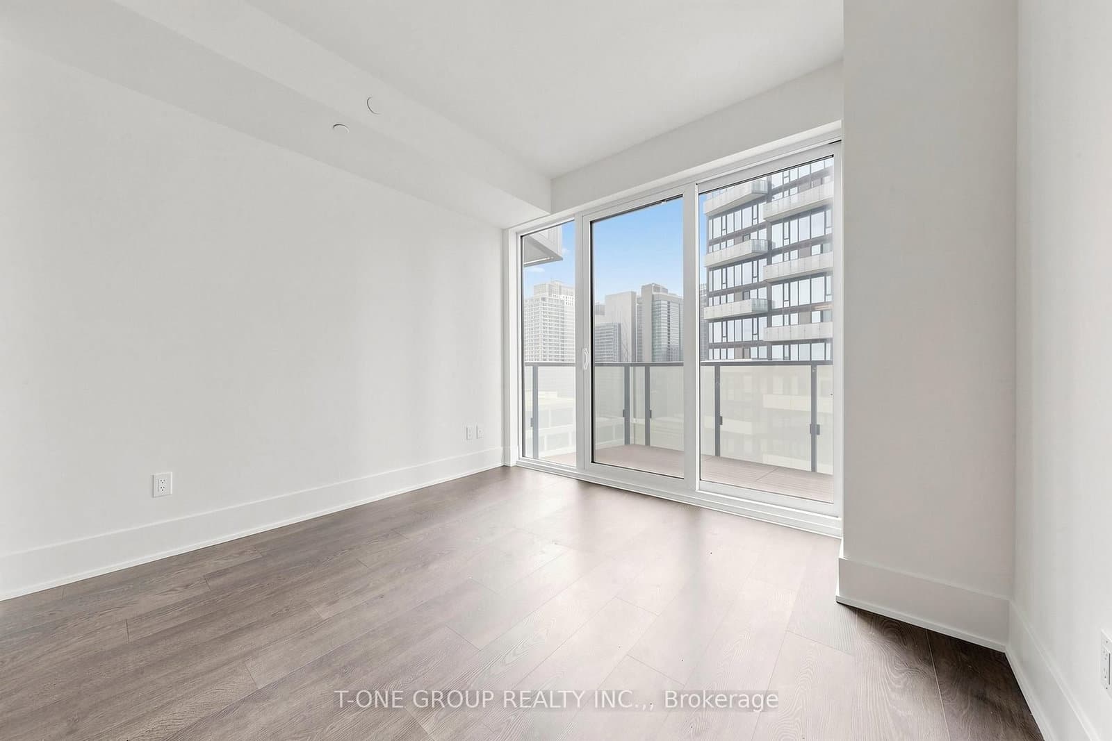 470 Front Street W, Unit 1708 thumbnail 10
