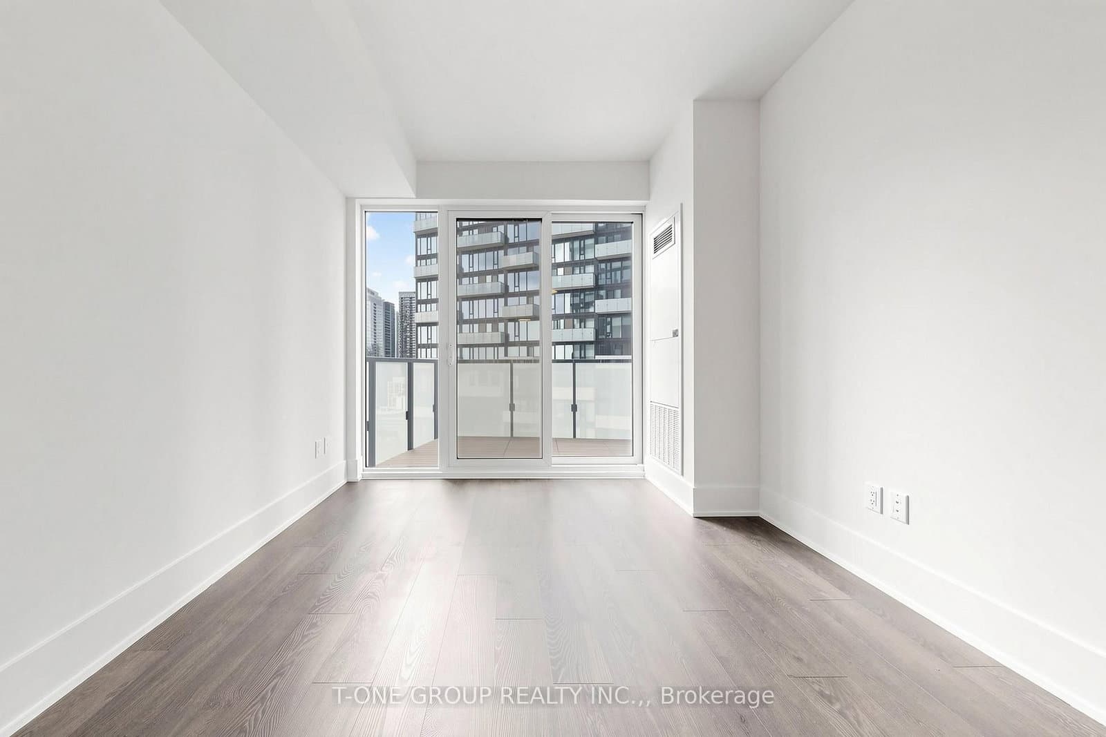 470 Front Street W, Unit 1708 thumbnail 9