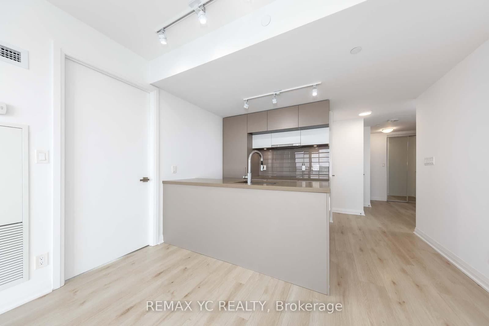 99 Foxbar Road, Unit 1908 thumbnail 8